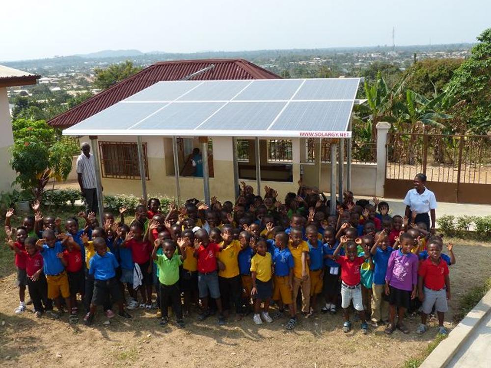 Solaranlage nach Ghana 2016